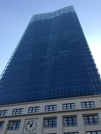 売り上げを50倍に拡大したクラウド大手 セールスフォースが本社を丸の内へ