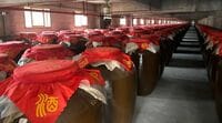 ガチ中華で人気｢白酒｣中国の生産地で見た光景 日本でも知名度高まる白酒､どんな製造工程？