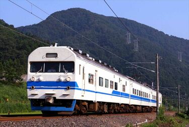 特急形寝台車583系 昼夜フル稼働｢寝台電車｣は昭和の象徴だった クリームと青の特急