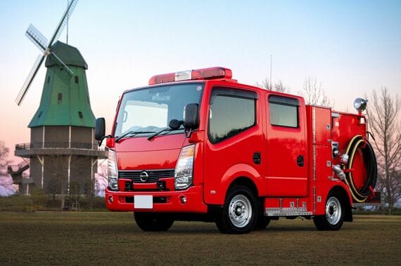 自家用車に改造した消防車(写真:うつみさん提供)