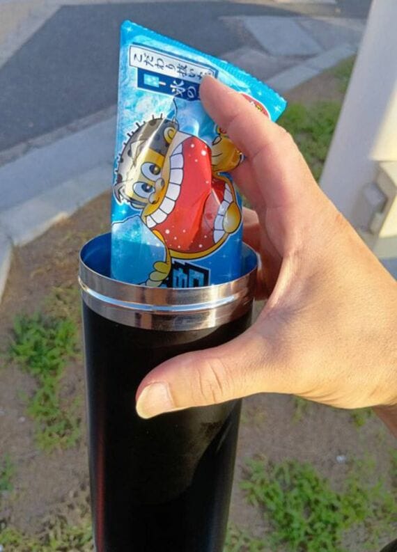ガリガリ君を入れたペットボトルホルダー