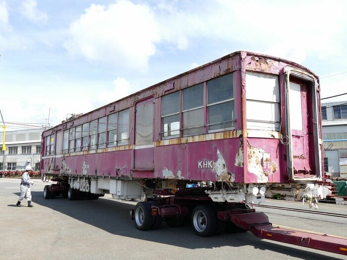 横浜に到着したデハ230形