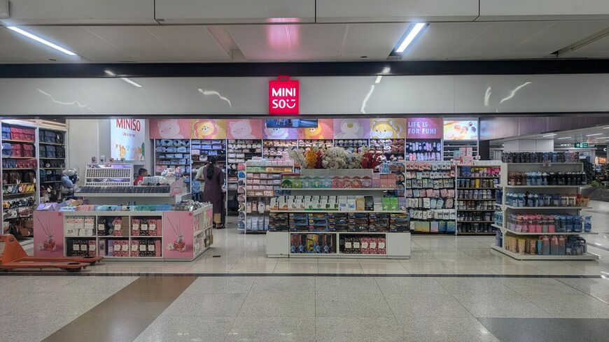 インド、ニューデリー空港に出店していたMINISO
