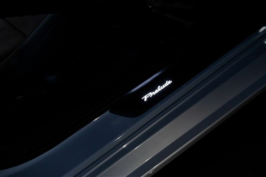 ホンダアクセスが開発した純正アクセサリーを装着したホンダ新型「プレリュード」