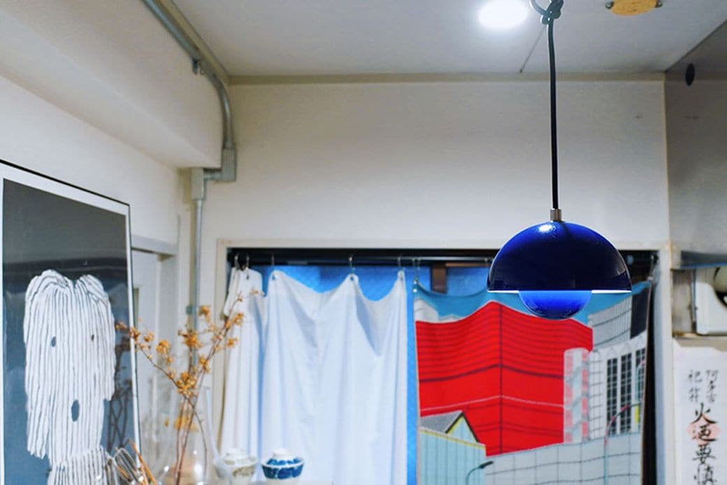 照明が部屋のアクセントに（写真撮影／福永尚史）