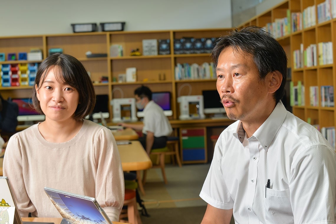 左から工学院大附属中学校・高等学校／国語科 臼井理恵氏、高等学校教務主任 英語科 田中 歩氏