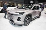 ジャパンモビリティショー2025に展示されたトヨタの新型「RAV4コア」（筆者撮影）