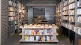 freee子会社が運営する透明書店の店内
