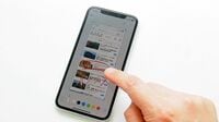 iPhoneのスクショ｢ボタン2つ押し｣は不要だ 画面左下の｢小さい画像｣使いこなしてますか