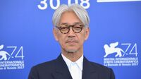 ゲイツ､坂本龍一…左利きには｢天才｣が多いのか