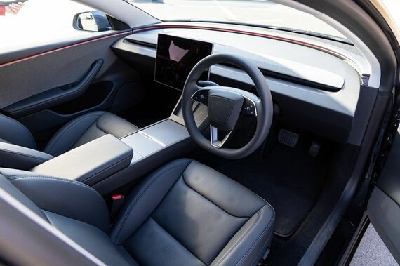 モデル3のインテリア