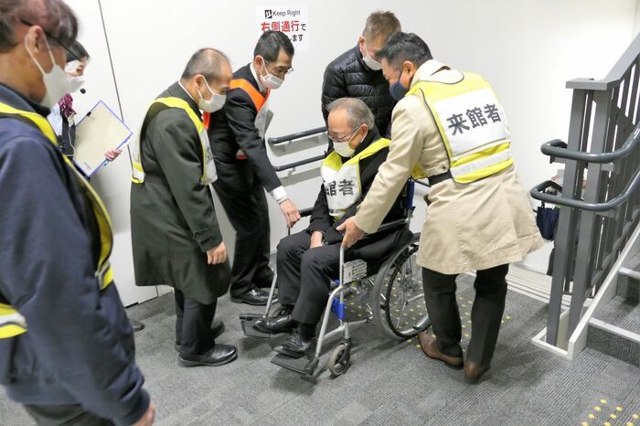 京都鉄道博物館の帰宅困難者対策訓練