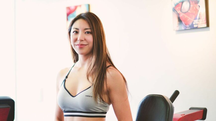 ガムシャラに筋トレしなくても、ストレッチや軽めの運動でボディは整う？その極意をプロトレーナーである池田ゆりさんが教えてくれました（写真：金田 亮）この記事の画像を見る(◯枚)