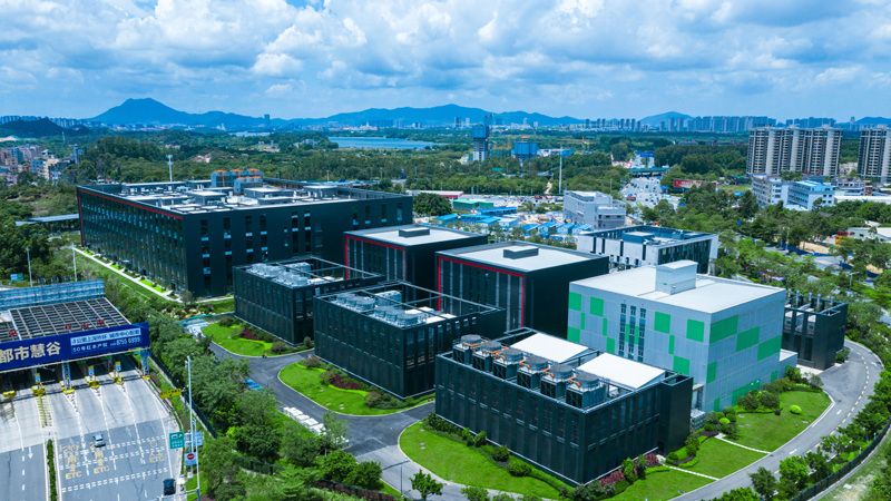 ファーウェイは中国各地に大規模なAIデータセンターを建設している。写真は広東省東莞市のAIデータセンター（同社ウェブサイトより）