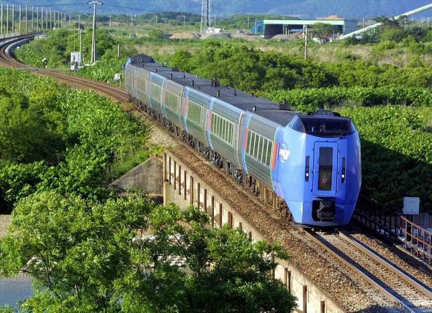 長万部付近を走る「スーパー北斗」キハ283系（撮影：南正時）