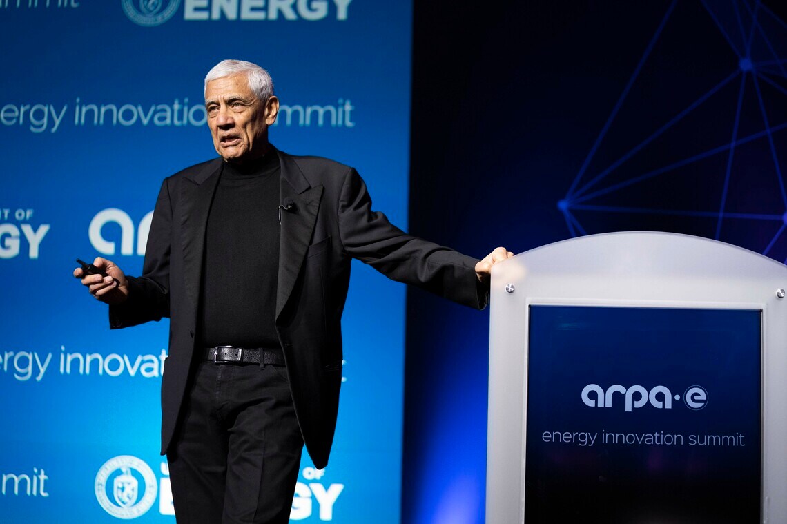 ビノッド･コースラ氏Photographer:Sarah Silbiger/Bloomberg