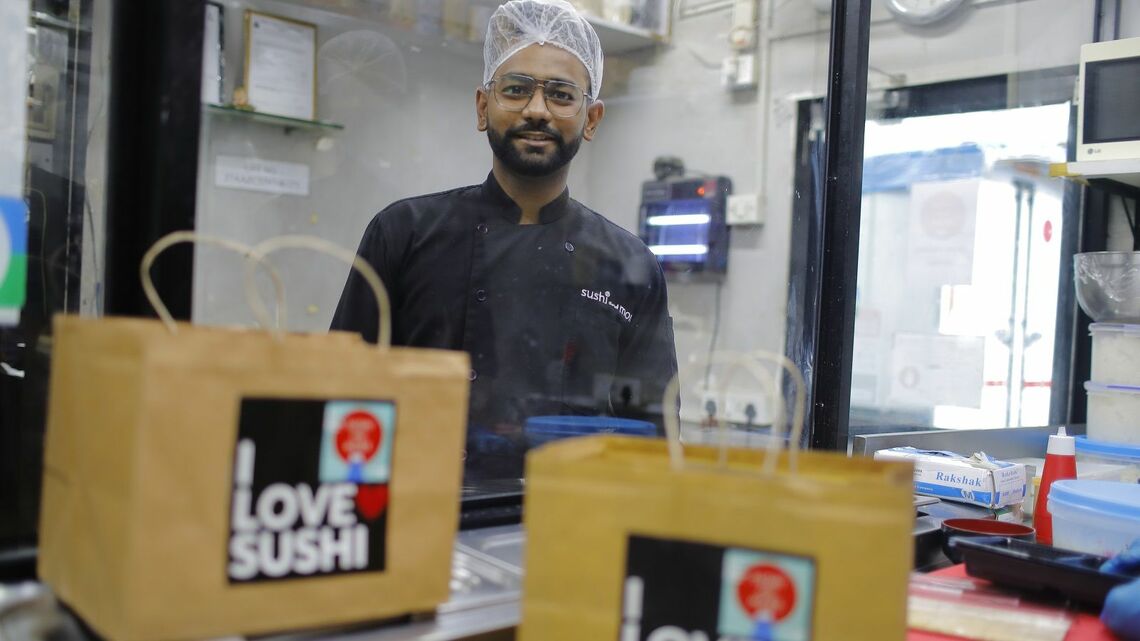 インドのムンバイ、デリーなど4都市で10店舗を展開する寿司チェーン「Sushi And More」。「ハレの日の食」としての華やかさやヘルシー食材を売りに、コロナ禍のインドで大きく売り上げを伸ばした（写真：Sushi And More）