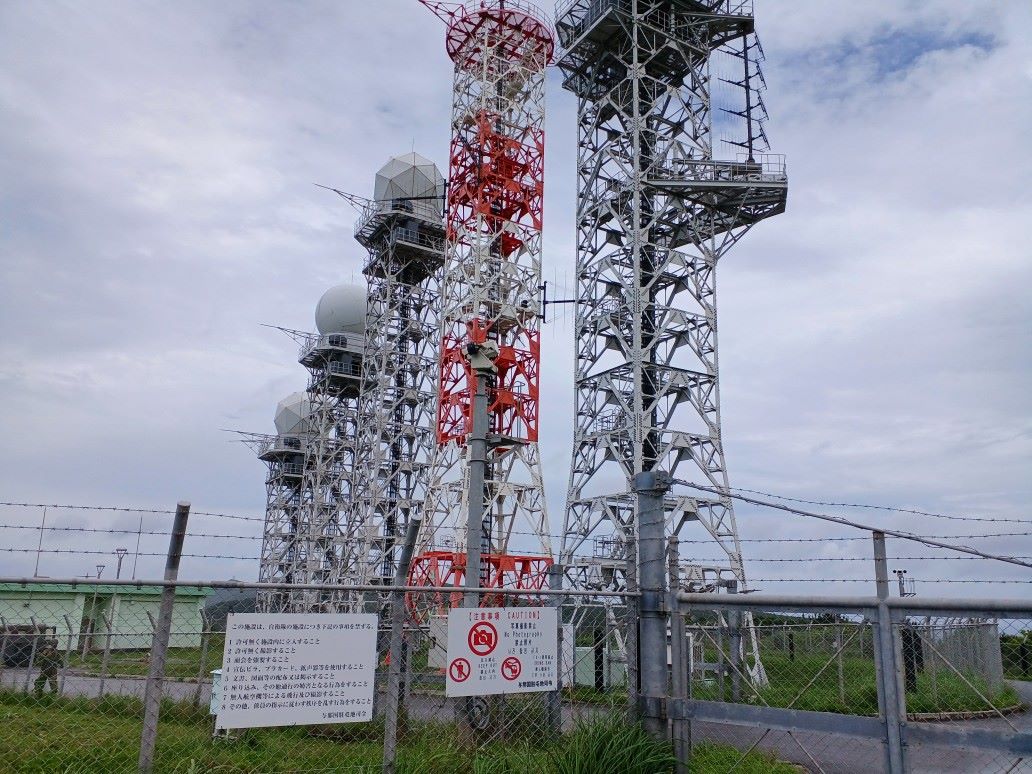 衛隊のレーダー群