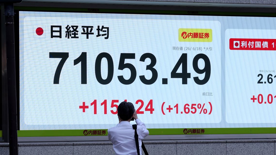 東洋経済が分析、2025年の日本経済と株式市場の見通し
