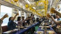 京急｢いつもの電車内でビール｣の非日常感 恒例ビール電車は京急とキリンによる手作り