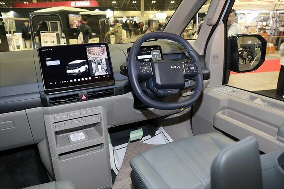 EVキャンパーPの運転席