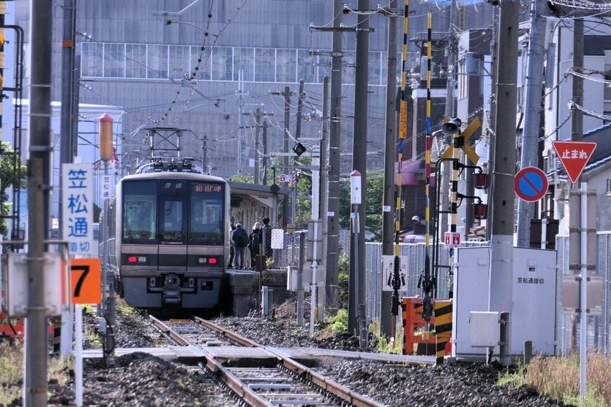 JR兵庫駅からは乗車3～4分で到着（編集部撮影）
