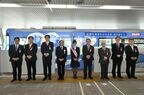ブルーエール号の出発式には鉄道好きで知られる