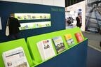 会場内では鉄道出版物を展示するコーナーも