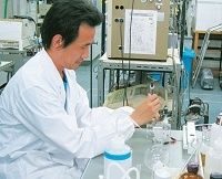 大阪信金流「産学連携」術、社員を大学に常駐させ“扇の要”に