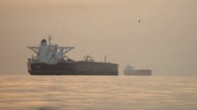 クウェートが｢不可抗力｣条項を宣言－ホルムズ封鎖で原油供給できず