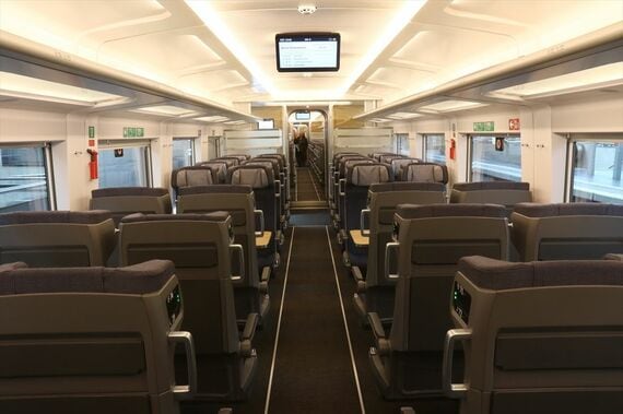 ICE L 2等車内