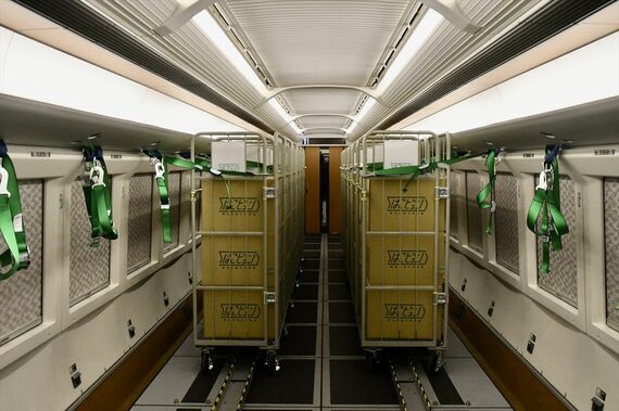 JR東日本 荷物新幹線 車内