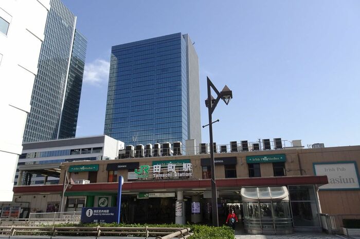 田町駅。当駅始発の電車も早朝にある