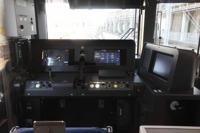 6500形の運転台。内部は非公開だった