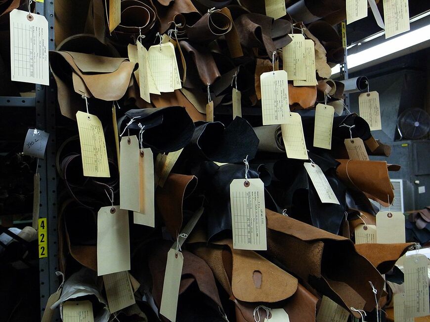 オールデン社のアトリエ内レザールーム