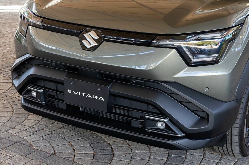 スズキの新型BEV「eビターラ」（写真：三木 宏章）