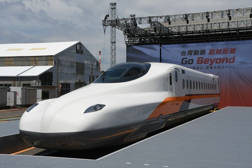 日本の新幹線N700Sをベースに開発された台湾高速鉄路のN700ST（記者撮影）