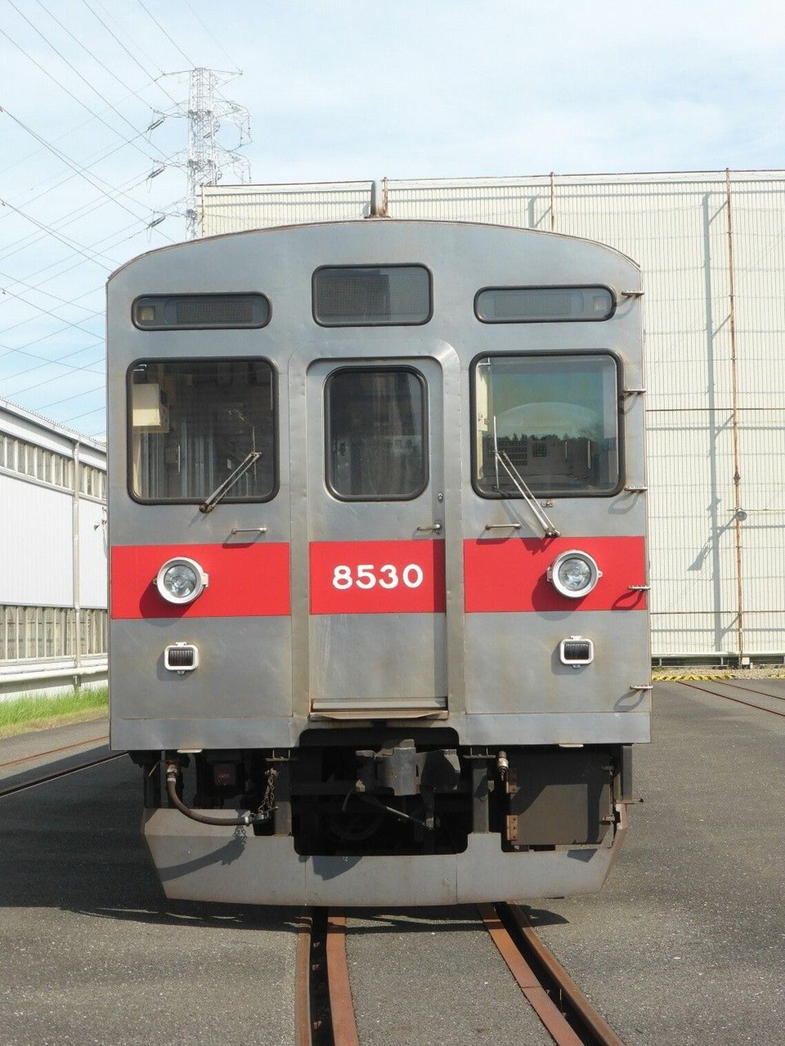 8530号車は製造時は東横線に導入、急行にも運用され、のちに