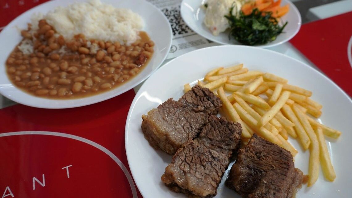 大泉「ビッグビーフ」のランチ（筆者提供）