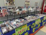 謎にCDの特価売りもしていた。そろわないものはない（筆者撮影） 