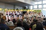 徳島の日本酒が楽しめるイベント列車の運行時には阿波踊りの披露も行われた＝2023年11月（撮影：伊原薫）