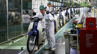 ホンダの新型スーパーカブは何が進化したか 世界販売1億台の名車も環境