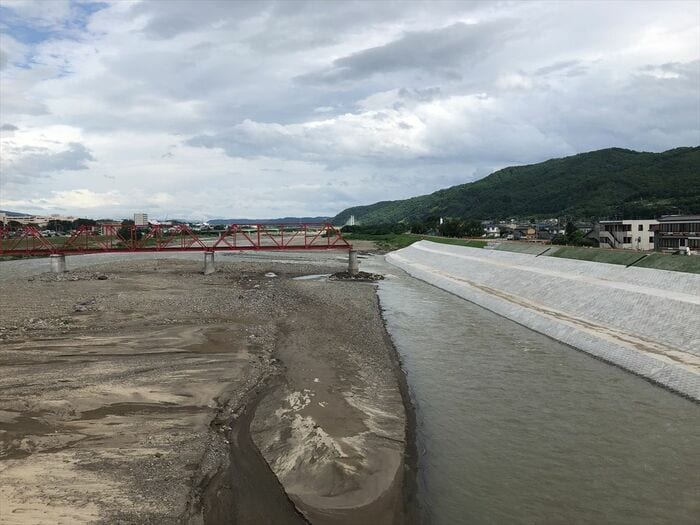 復旧が完了した千曲川左岸堤防