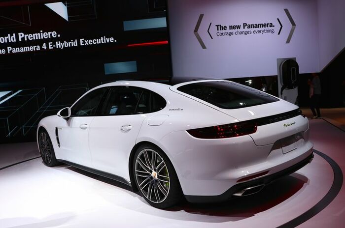 ポルシェ パナメーラ エグゼクティブ｜Porsche Panamera Executive