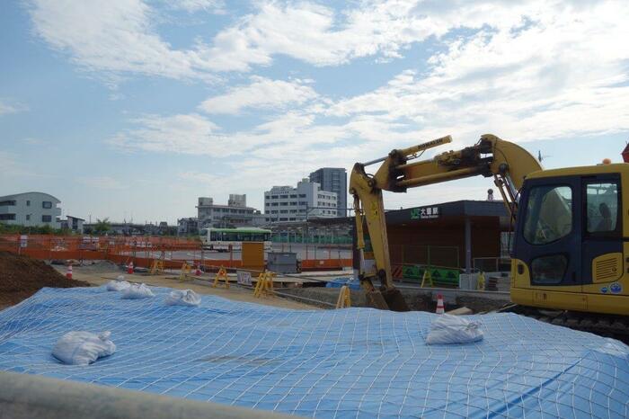 大甕駅西口乗り場は暫定開業。交通センターを建設中