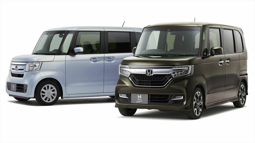 2代目「N-BOX」の前期モデル、標準車とカスタム車（写真：本田技研工業）