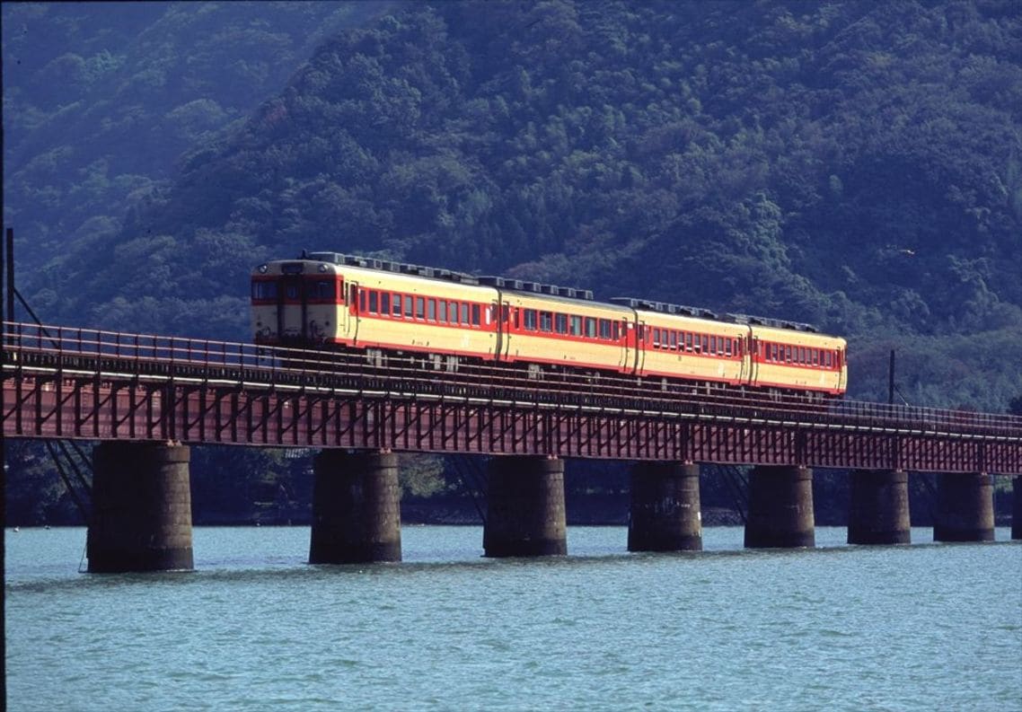 宮津線（現・京都丹後鉄道）を走る列車