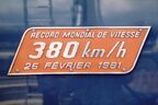 1981年に時速380kmを記録した編成の記念プレート