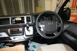 ピカソのアートともに旅を楽しめる、加藤モーターの新作キャンピングカー「パブロ」（筆者撮影）