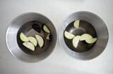 水につけたナス